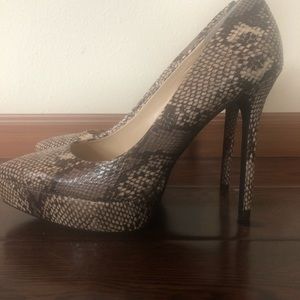 Jessica Simpson platform pumps